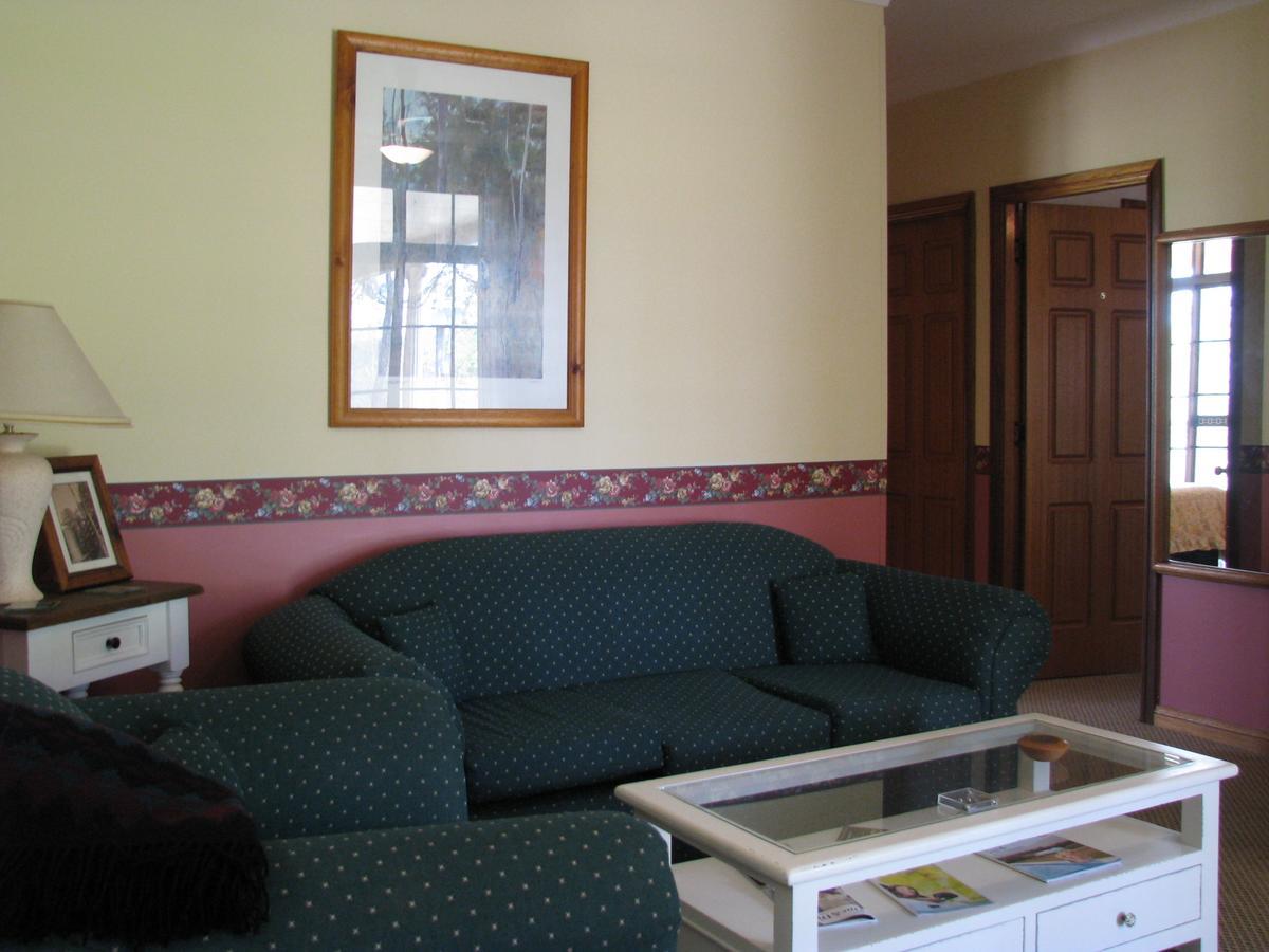 Hill Top Country Guest House Lovedale Eksteriør bilde